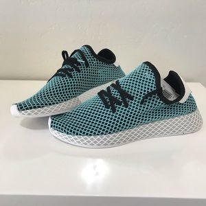 Adidas Parley Deerupt runner  sneakers 10.5 mens